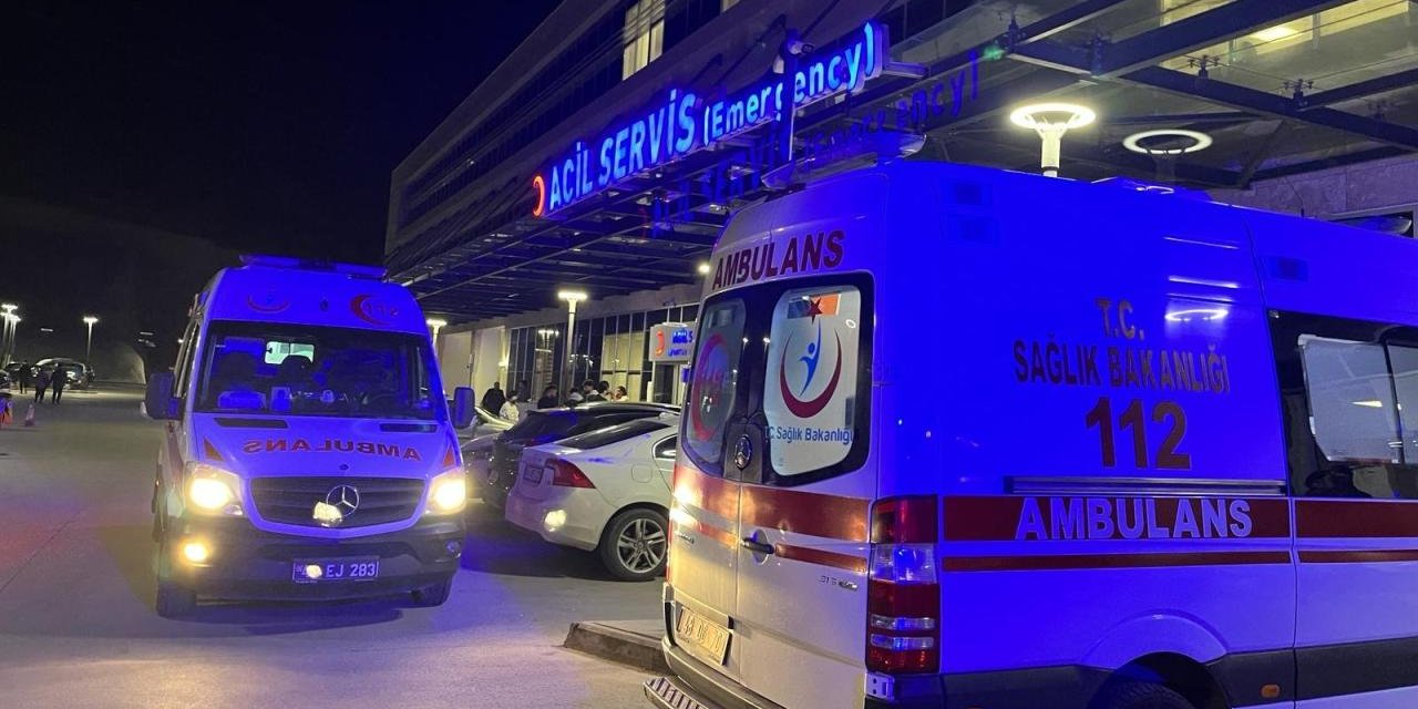 Konya'da meydana gelen 2 ayrı trafik kazasında 4 kişi yaralandı