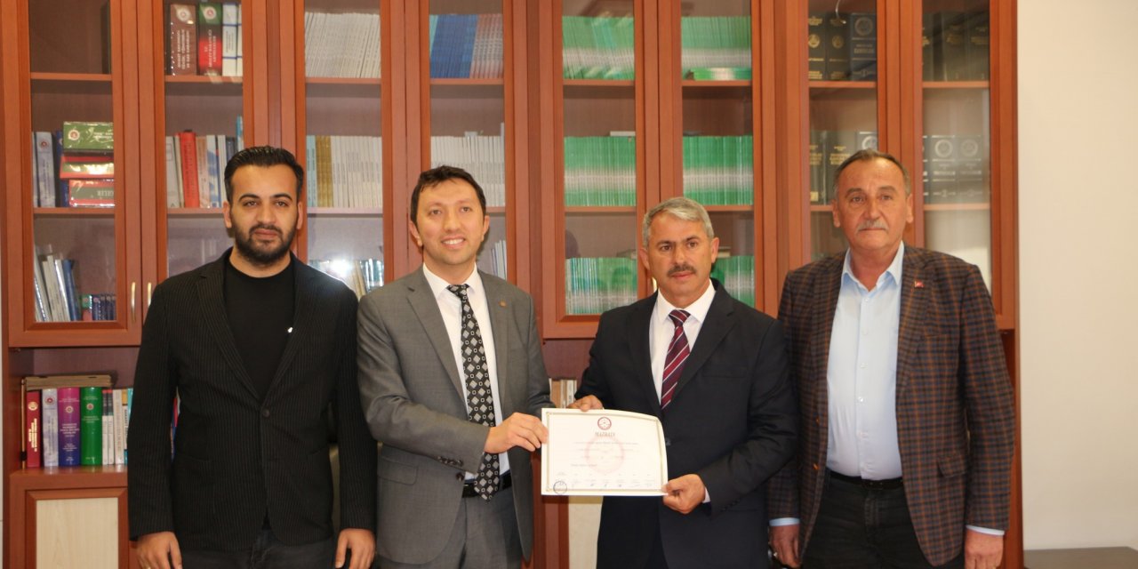 Yunak Belediye Başkanı Günaltay mazbatasını aldı