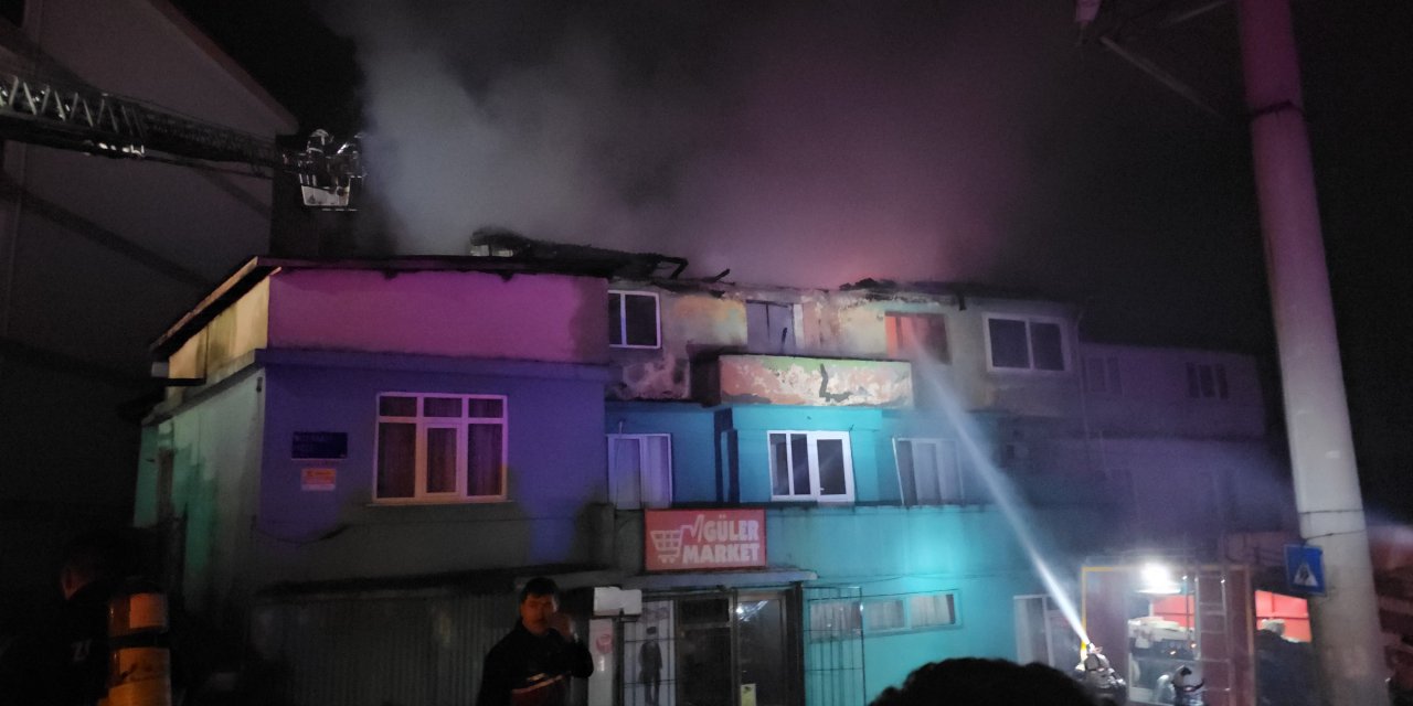 3 katlı apartmanda yangın: 1 kişi dumandan etkilendi