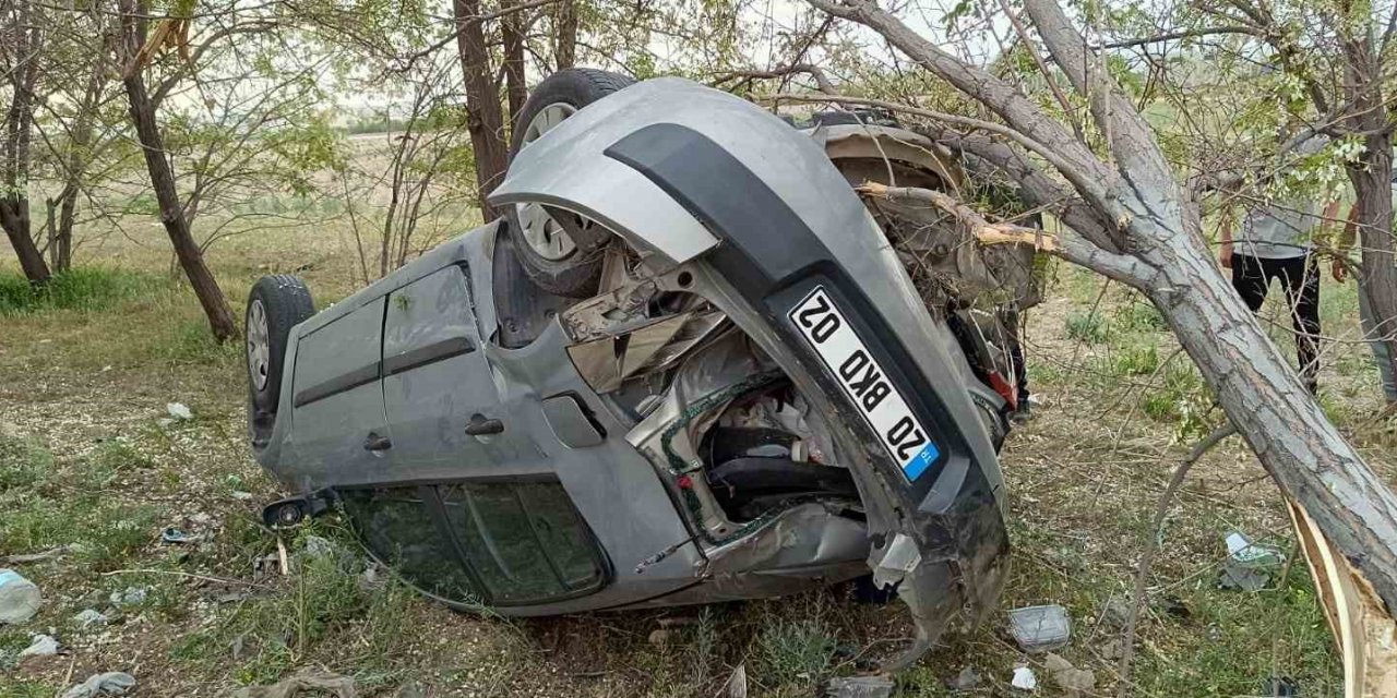 Konya’da lastiği patlayan otomobil takla attı: 4 yaralı