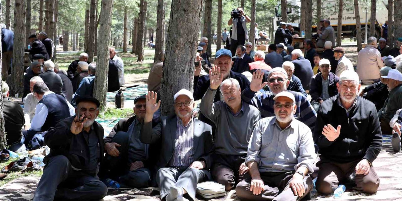 Konya'da emeklileri mutlu eden etkinlik