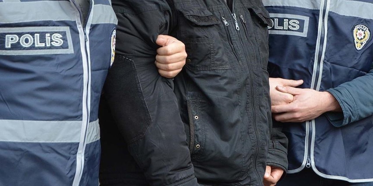 İzmir'de FETÖ operasyonunda 6 şüpheli yakalandı