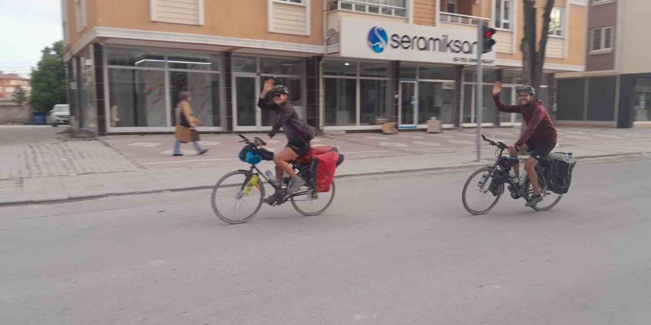 Alman çift Konya'daki göle hayran kaldı!