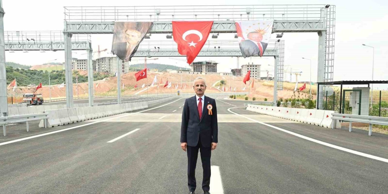 Tasarruf tedbirlerine uyan Uraloğlu, Osmaniye’deki açılışa sadece 3 araçla gitti
