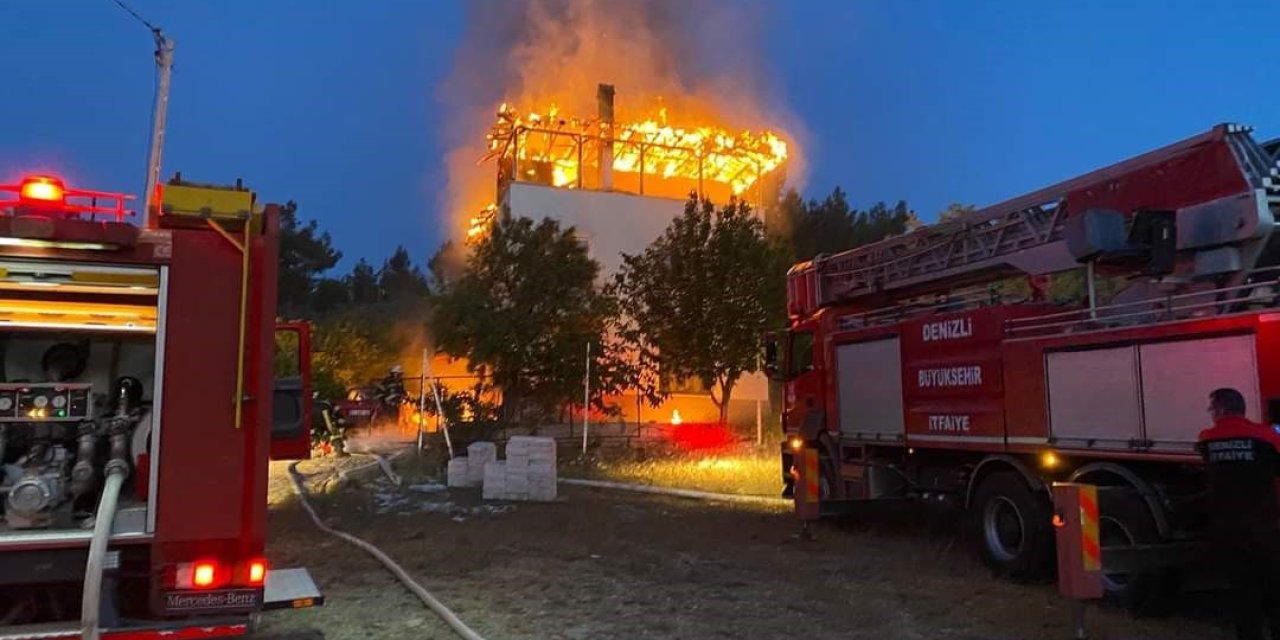 Denizli’de 2 katlı binada çıkan yangın! 1 kişi hayatını kaybetti
