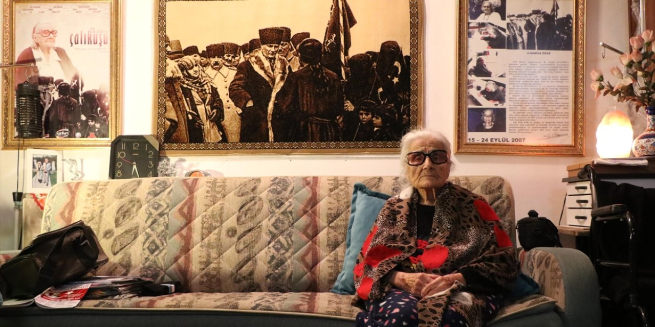 Atatürk'ün Konya ziyaretindeki tavsiyesiyle öğretmen olan Sabiha Özar hayatını kaybetti