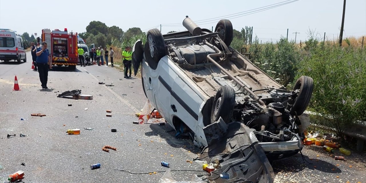 Manisa’da iki araç çarpıştı: 1 ölü, 5 yaralı