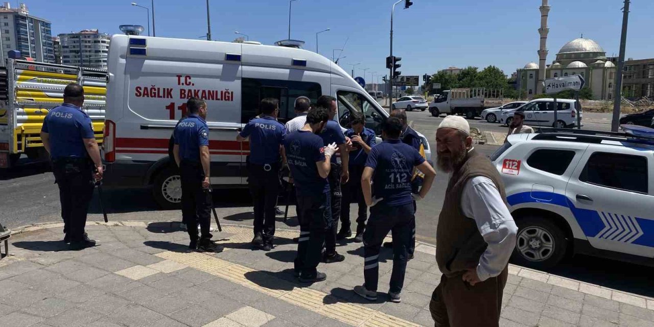 Trafikteki tartışma bıçaklı, silahlı kavgaya dönüştü: 5 yaralı