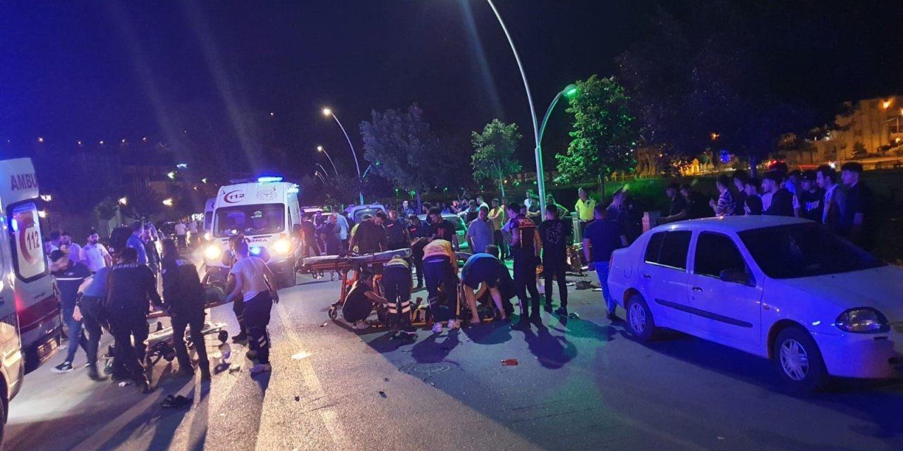 Amasya'da iki motosiklet kafa kafaya çarpıştı: 2 genç hayatını kaybetti