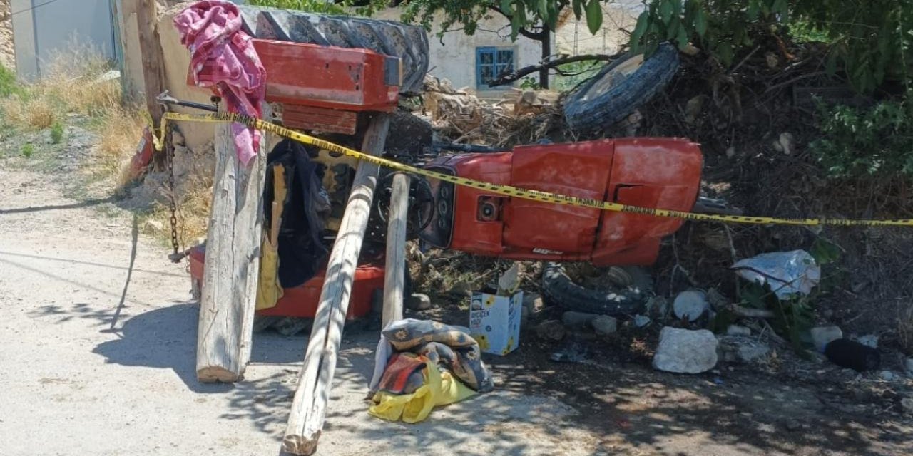 Traktör devrildi: 1 kişi hayatını kaybetti, 1 kişi yaralandı