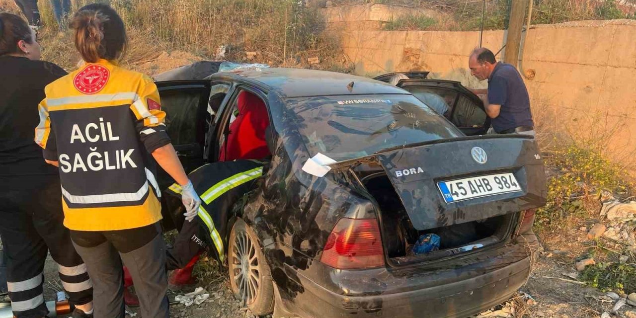 Afyonkarahisar-Konya kara yolunda kaza! 1 kişi öldü, 4 kişi yaralandı