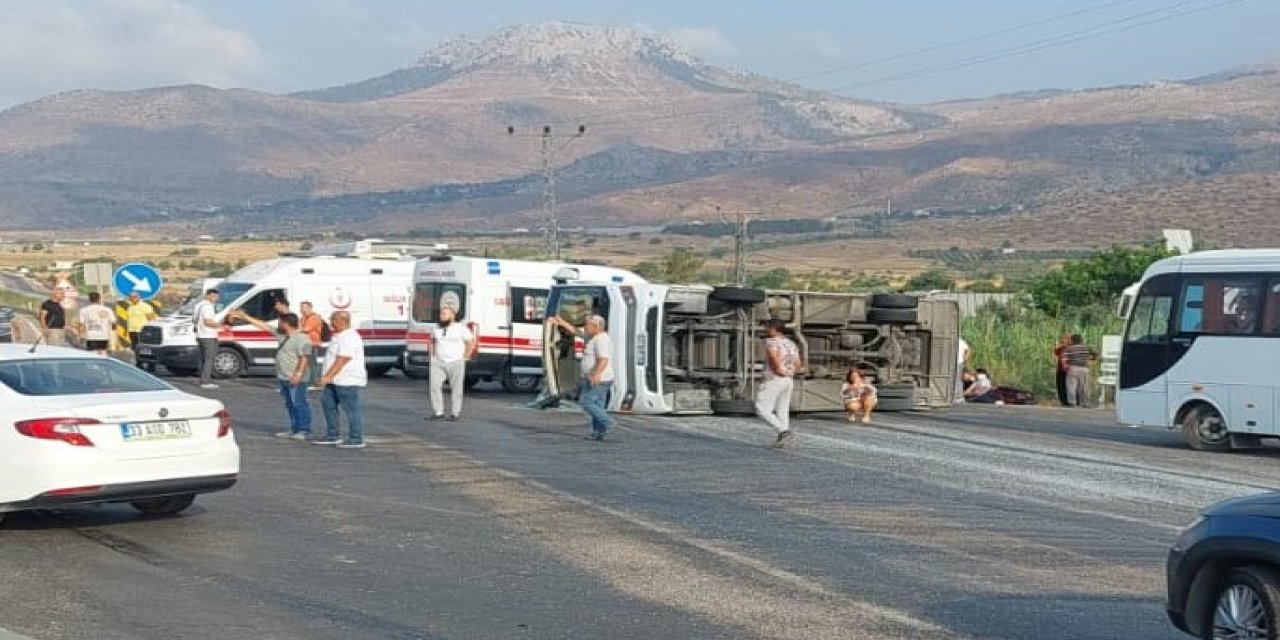 Mersin’de otobüslerin karıştığı zincirleme kazada 2 kişi öldü, 35 kişi yaralandı