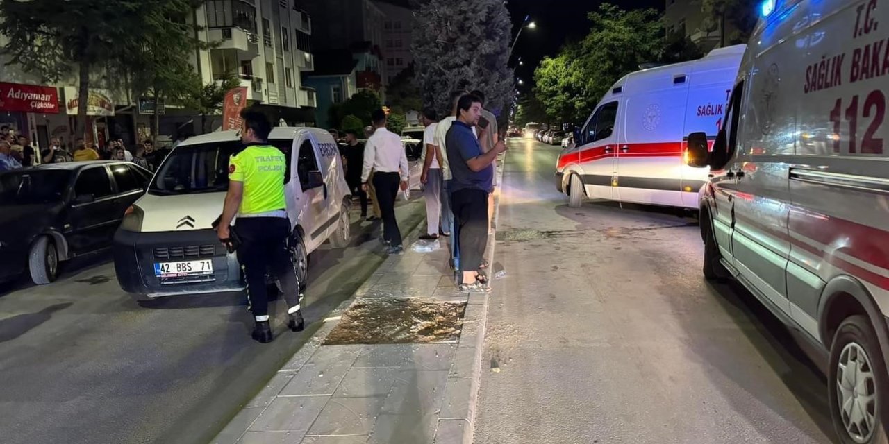 Konya'da otomobil ticari araca çarptı: 5 yaralı