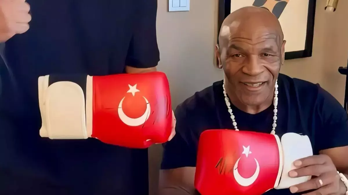 Mike Tyson'dan millilere özel jest