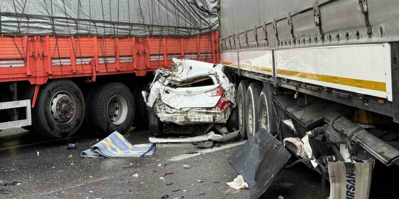 Sakarya'da zincirleme trafik kazasında 1 kişi öldü, 6 kişi yaralandı
