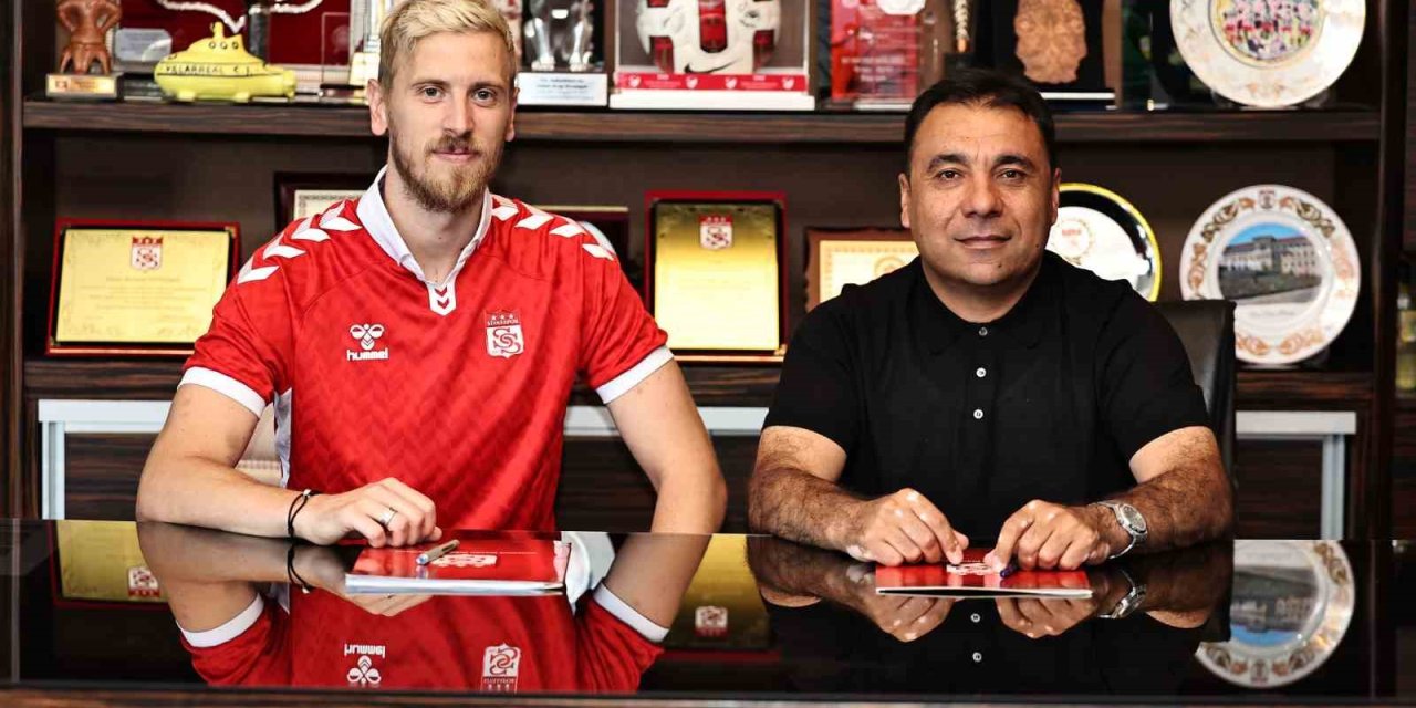 Sivasspor’da transfer! Sırp stoper imzayı attı