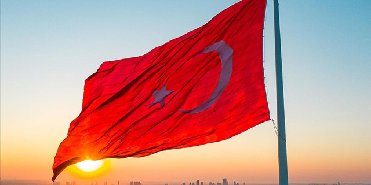 MİT Türk bayrağına zarar verenleri yakalamaya devam ediyor