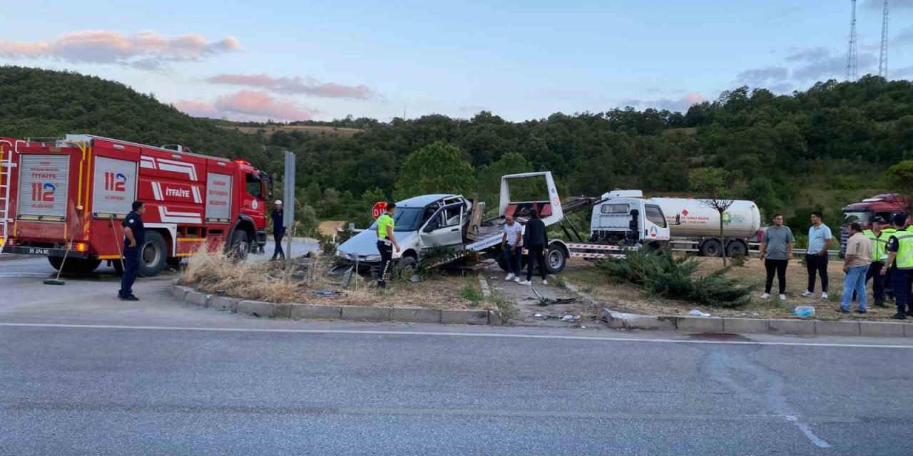 Samsun’daki kazada ağır yaralanan sürücü hayatını kaybetti