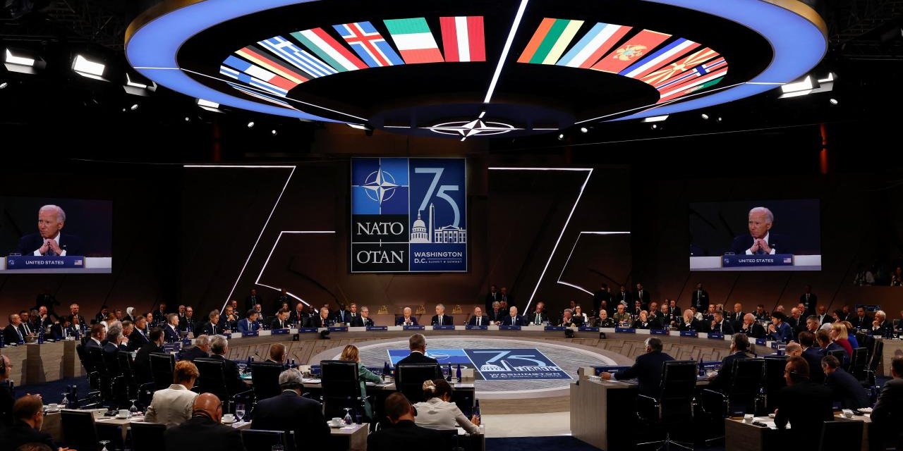 NATO Zirvesi'nin ilk oturumu başladı