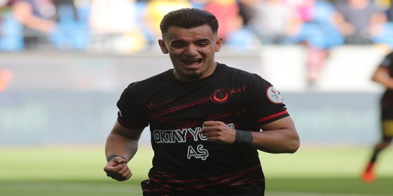 Konyaspor'un genç forveti eski takımına veda etti!