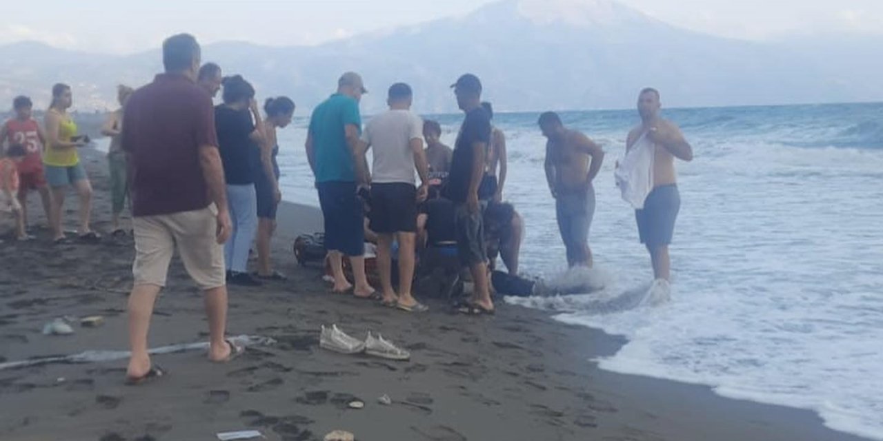 Hatay'da denize giren 2 kişi boğuldu