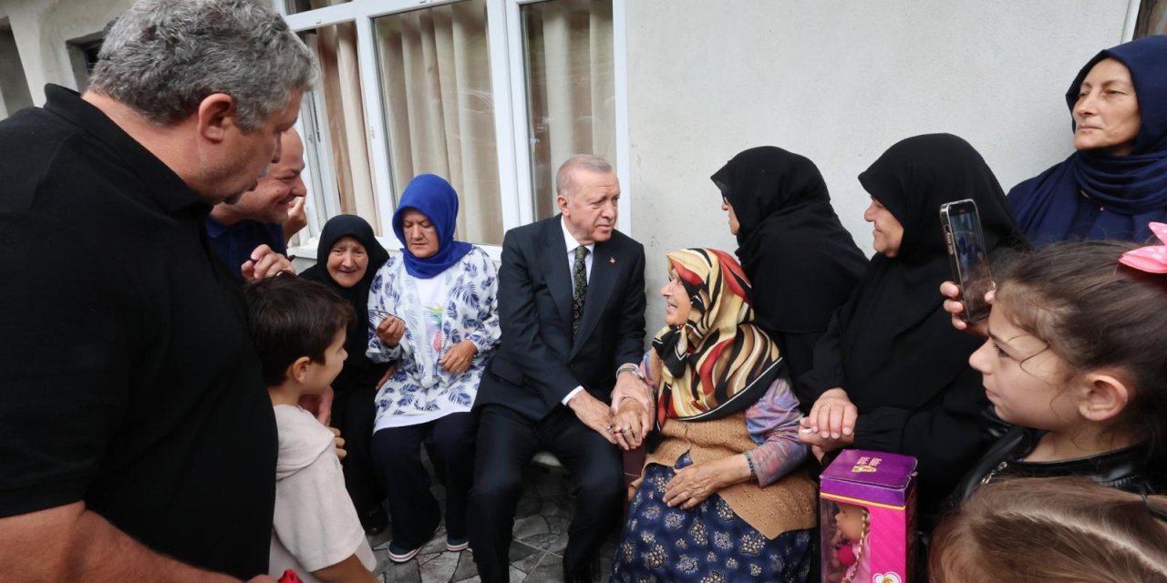 Cumhurbaşkanı Erdoğan'dan memleketi Rize'de komşu ziyareti