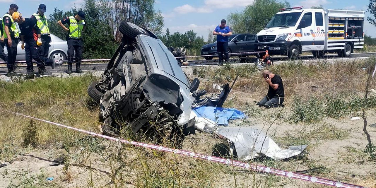 Tırla çarpışan otomobildeki çift ve 4 yaşındaki kızları öldü