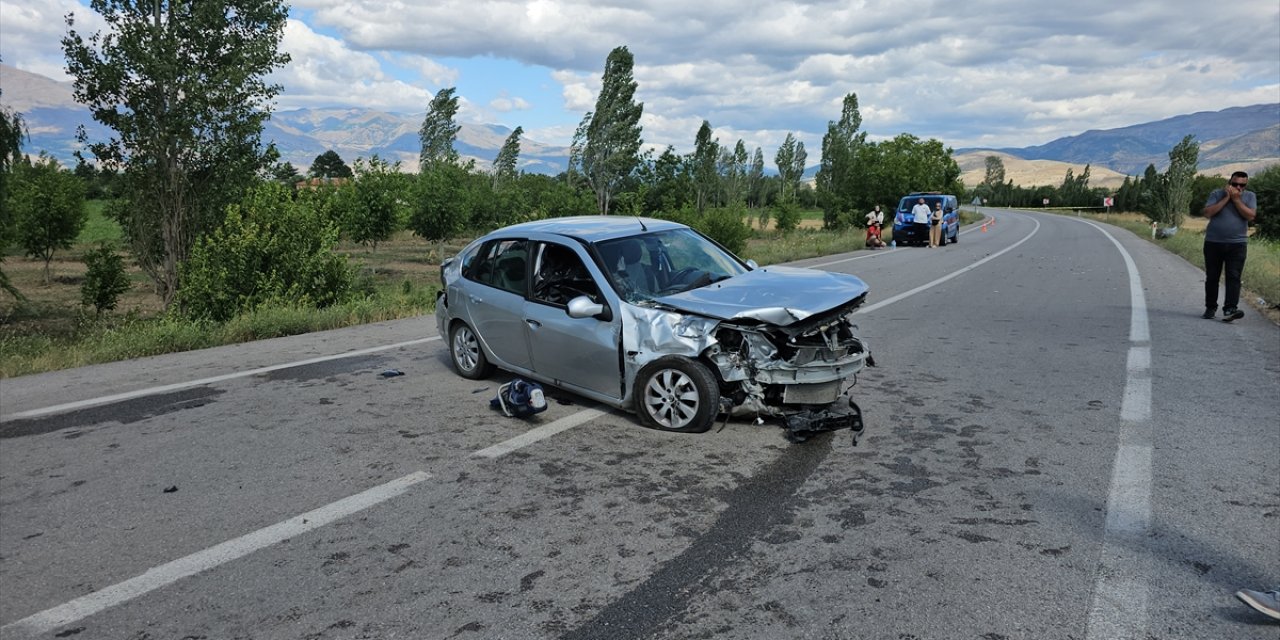 Erzincan’da trafik kazası: 1 ölü, 1 yaralı