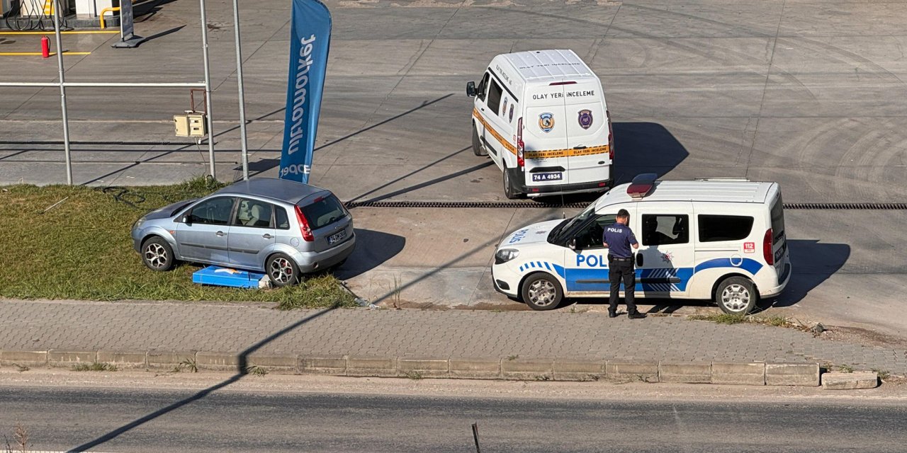 Direksiyon başında kalp krizi geçiren doktor, hayatını kaybetti