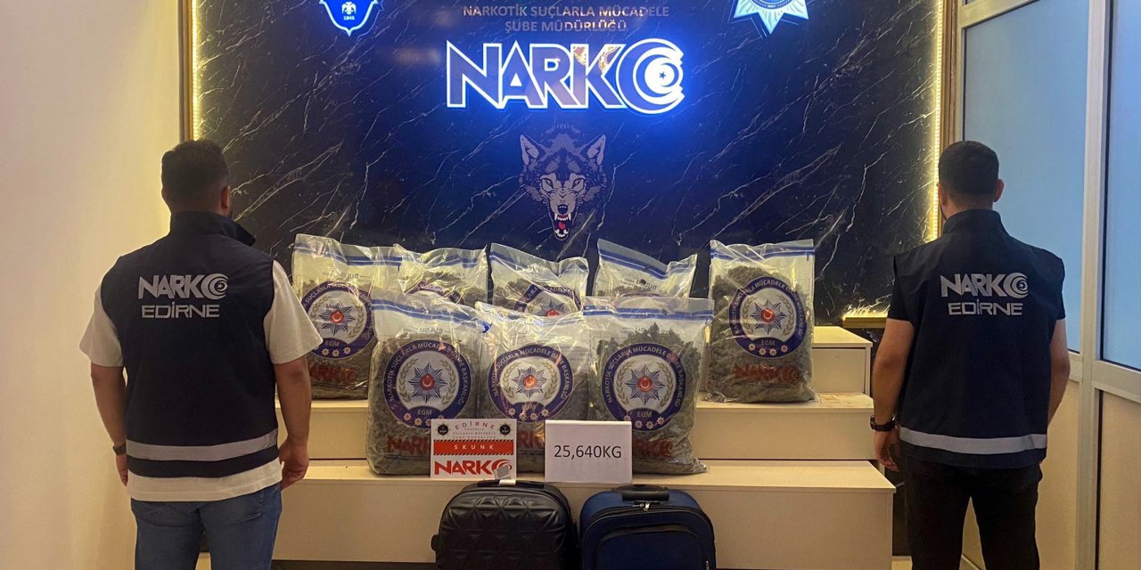 Kapıkule'de 25 kilo 640 gram skunk ele geçirildi