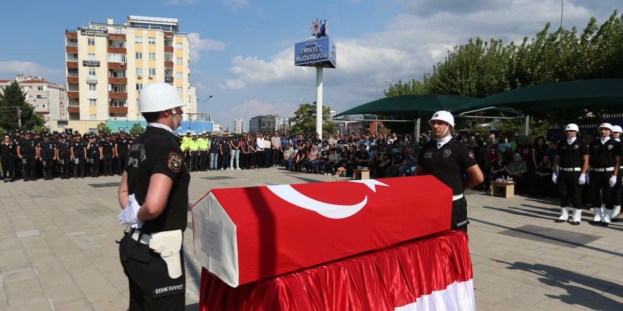 Kanserden ölen emniyet müdür yardımcısı son yolculuğuna uğurlandı