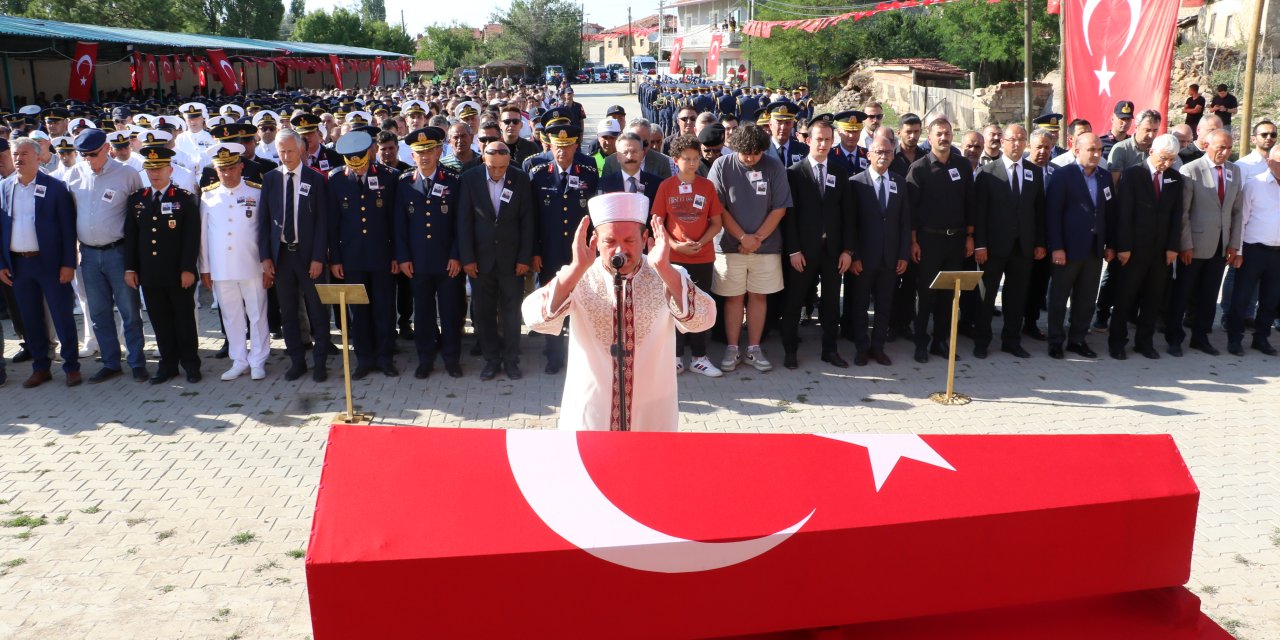 Somali şehidi Uzman Çavuş Ünlü, toprağa verildi