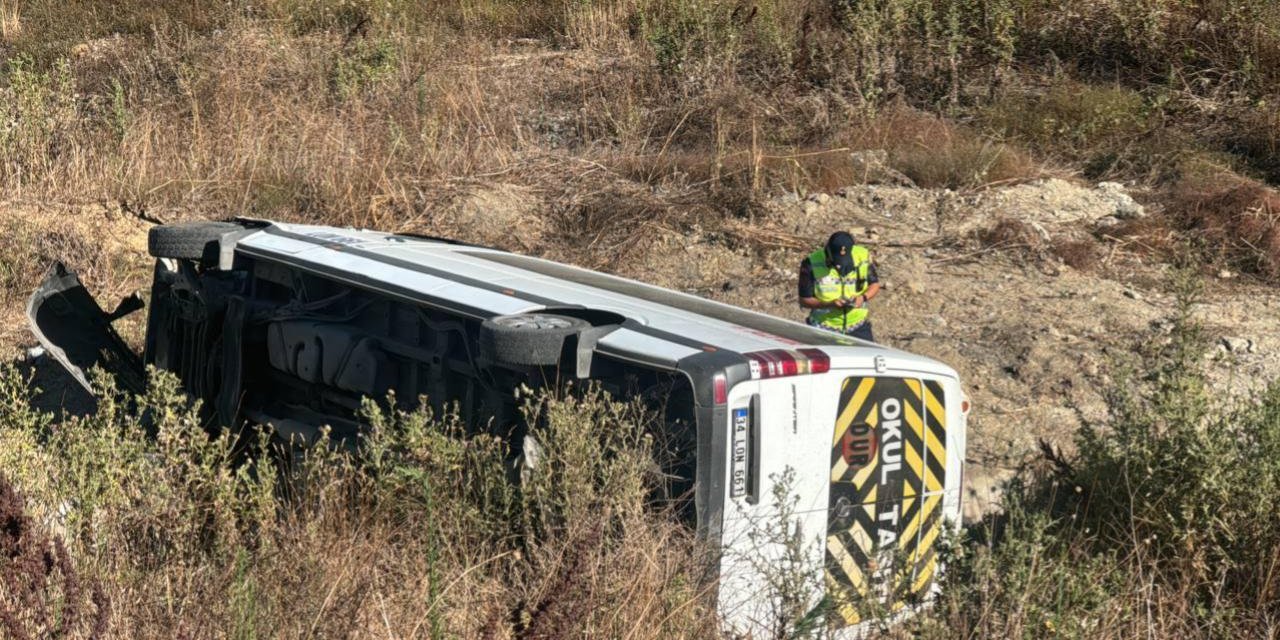 Kuzey Marmara Otoyolu'nda servis şarampole devrildi: 9 yaralı