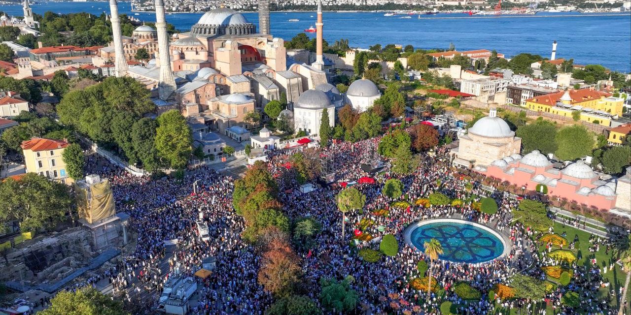 Ayasofya Meydanı'nda büyük Filistin mitingi