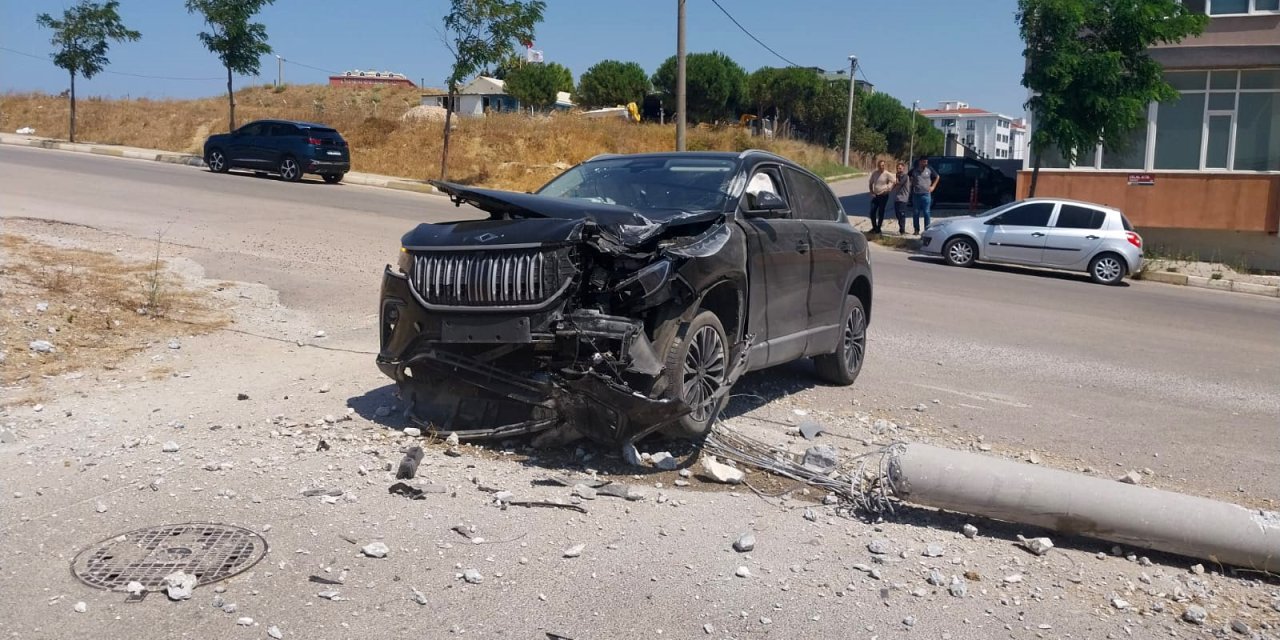 Motosikletle çarpışan Togg kullanılmaz hale geldi