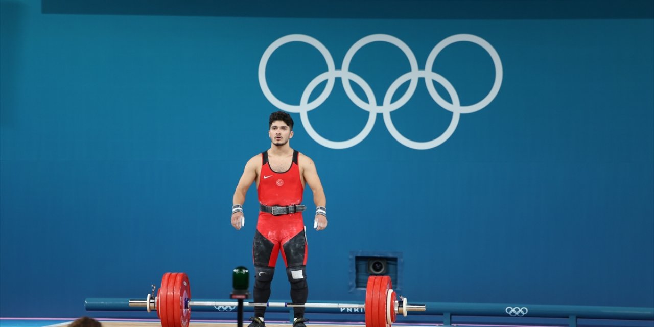 Milli halterci Muhammed Furkan Özbek olimpiyat 4'üncüsü oldu