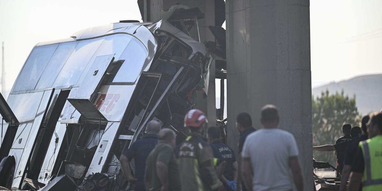 Ankara'da otobüs kazası: 22 kişinin tedavisi sürüyor