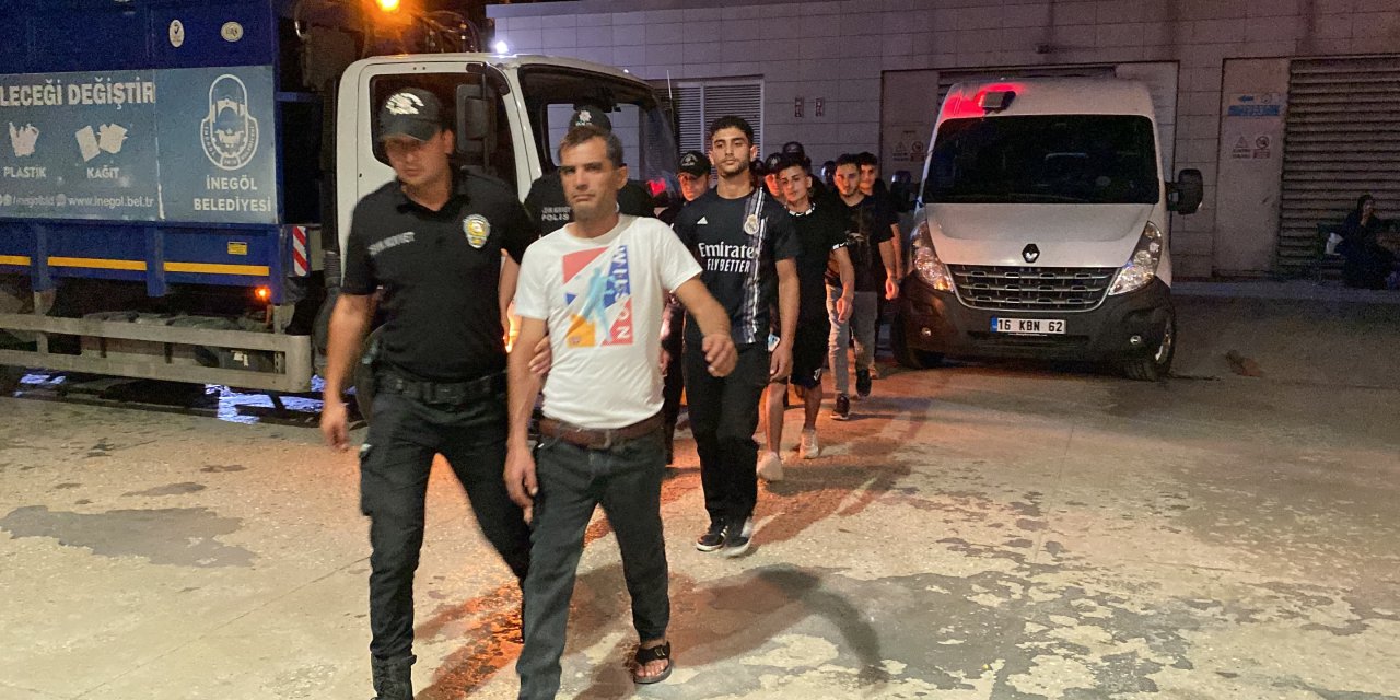 Polis ‘gürültü' ihbarı üzerine gitti! Suriye uyruklu 10 kaçak göçmeni yakaladı