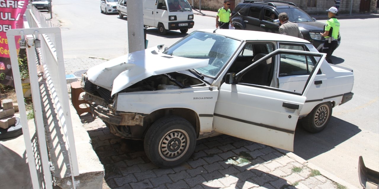 Konya'da trafik kazasında 3 kişi yaralandı