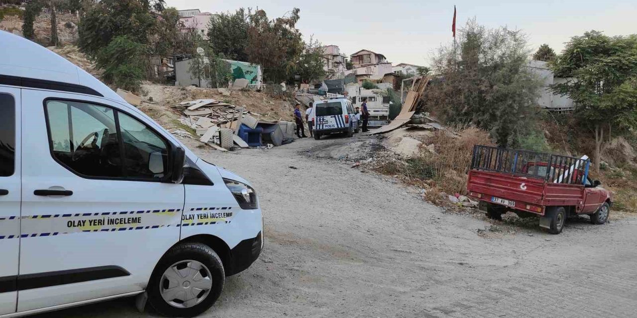 Bahçesini temizlerken akımla hayatını kaybetti