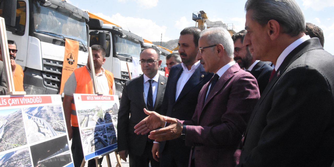 Bakan Uraloğlu: 40 dakikalık yolu 5 dakikaya indireceğiz