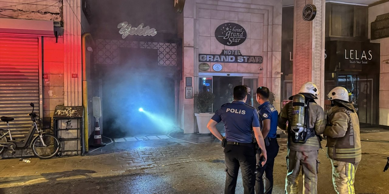 Son Dakika! Beyoğlu'nda otelde yangın