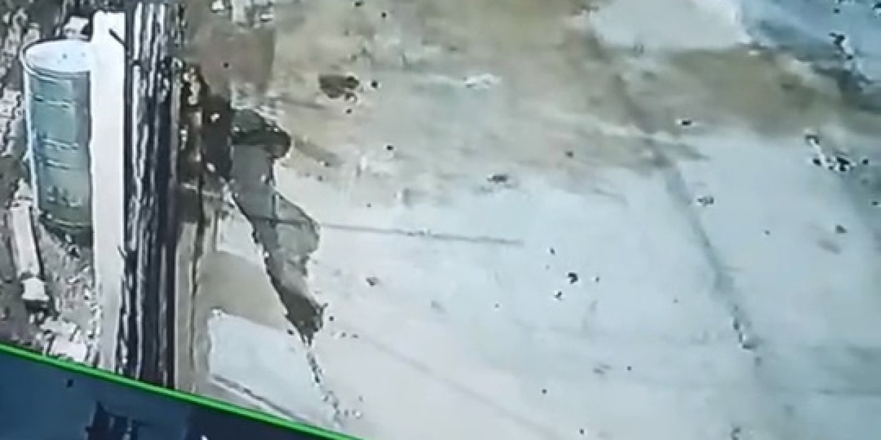 Evinin önünde silahlı saldırıya uğradı; o anlar kamerada