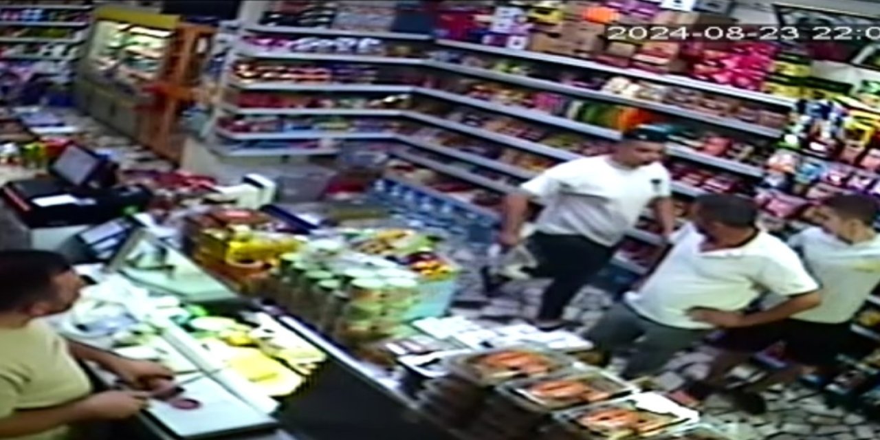 Boğazında yemek kalan martı adeta yardım istedi