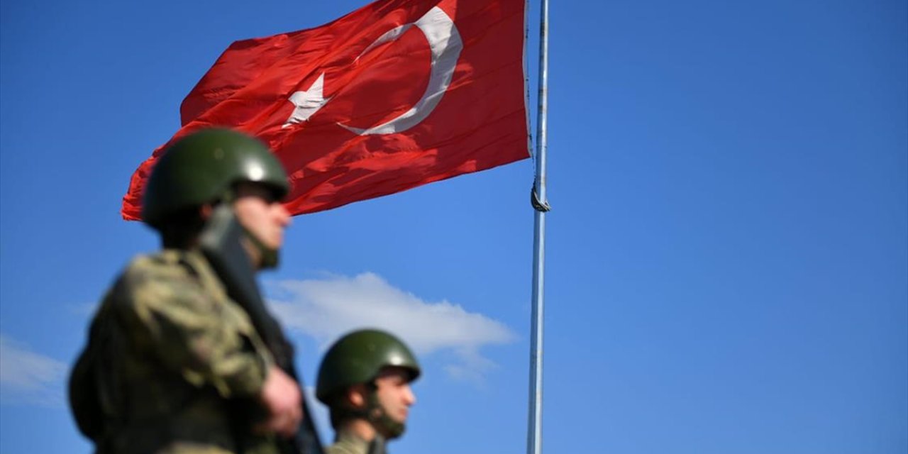 Yunanistan'a geçmeye çalışan 2'si FETÖ üyesi 7 kişi yakalandı