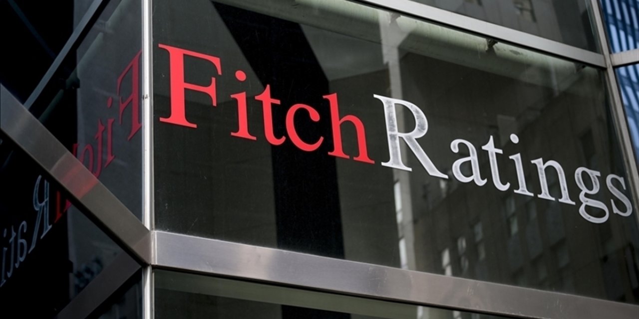 Fitch, Türkiye'nin kredi notunu yükselti