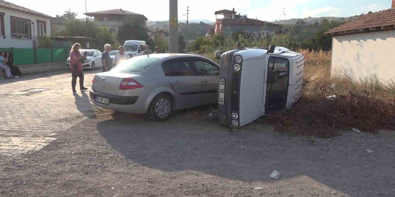 Amasya’da 2 otomobil çarpıştı: 2 yaralı