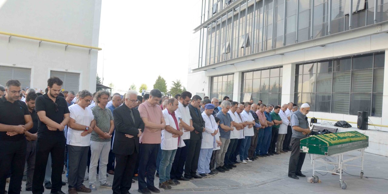 Konya'nın ilk göğüs, kalp ve damar cerrahı kaybetti