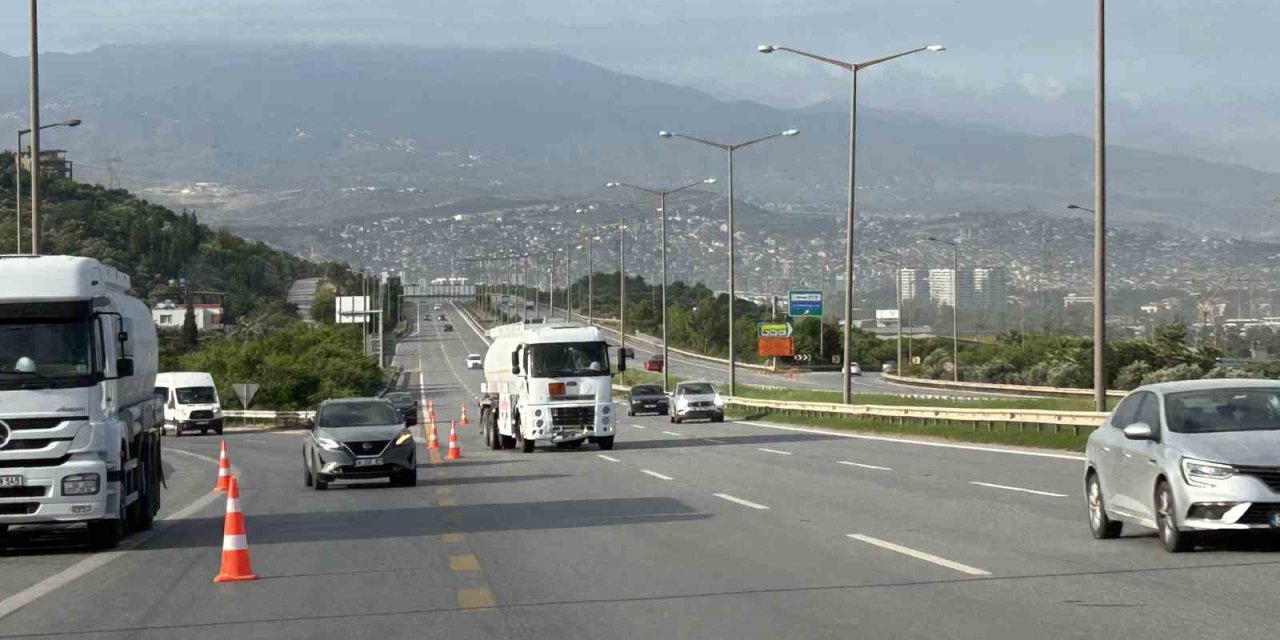 İşçi servisi tankerle çarpıştı: 11 yaralı