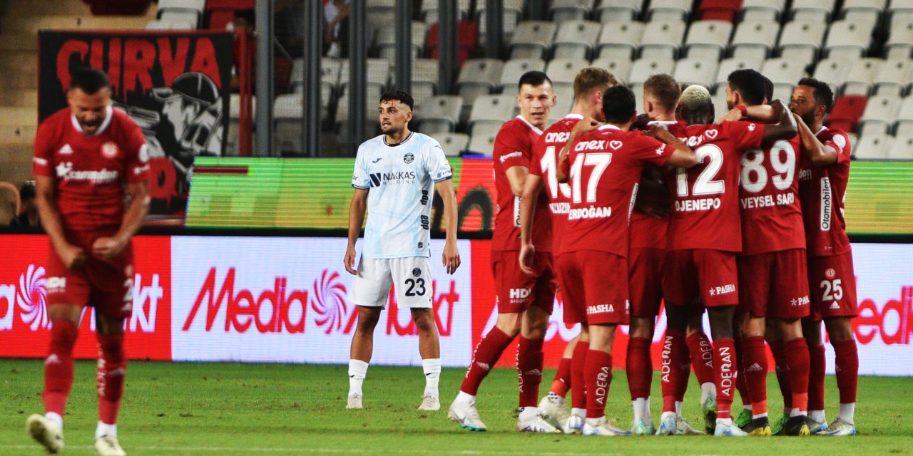 Antalyaspor, Adana Demirspor'u 2-1 yendi